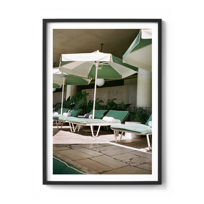 CALILE POOLSIDE