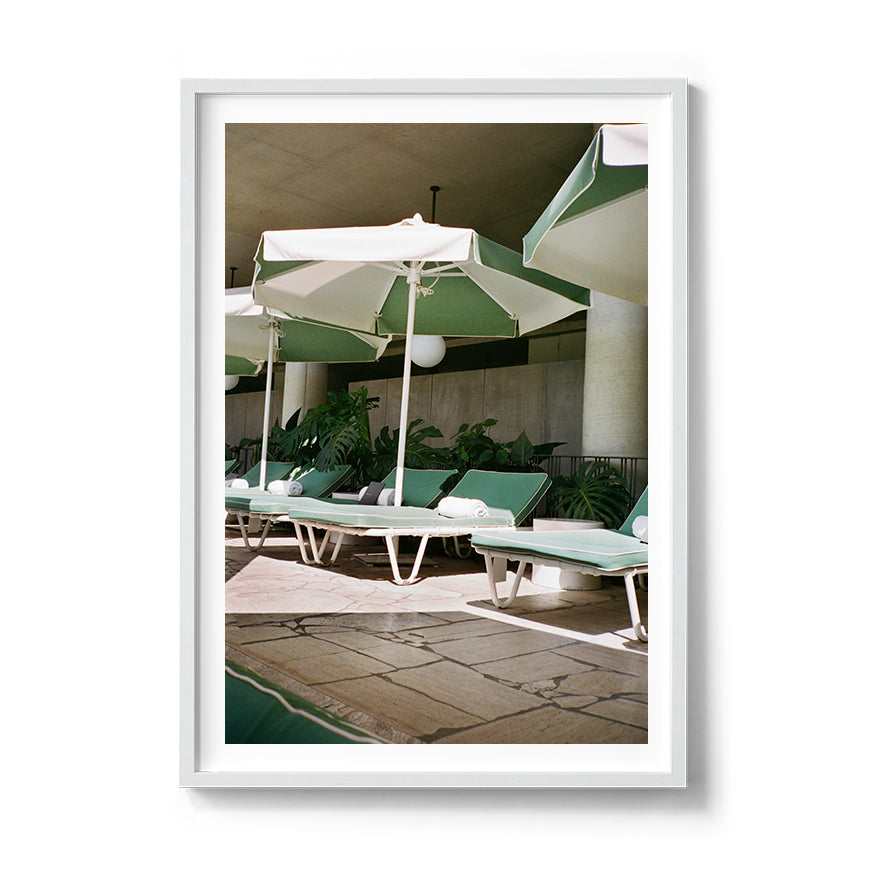 CALILE POOLSIDE